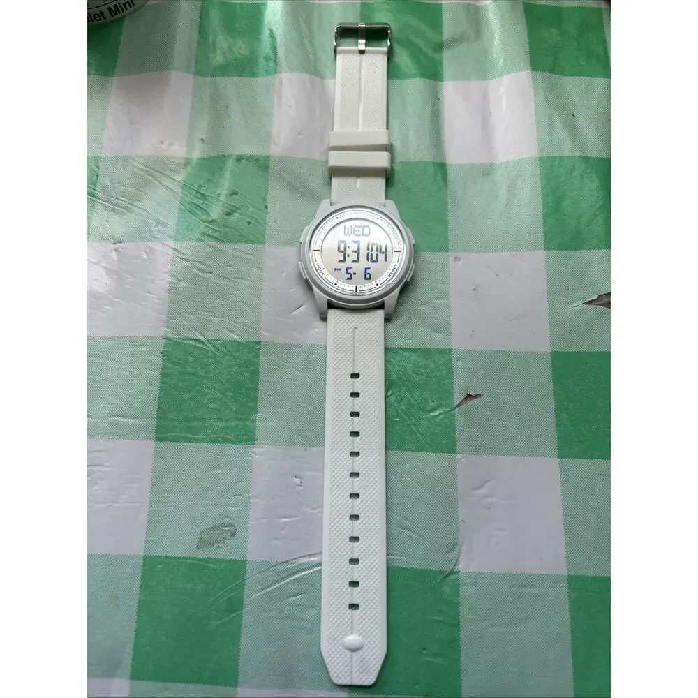 AW02 Very Slim Men’s Digital Watch